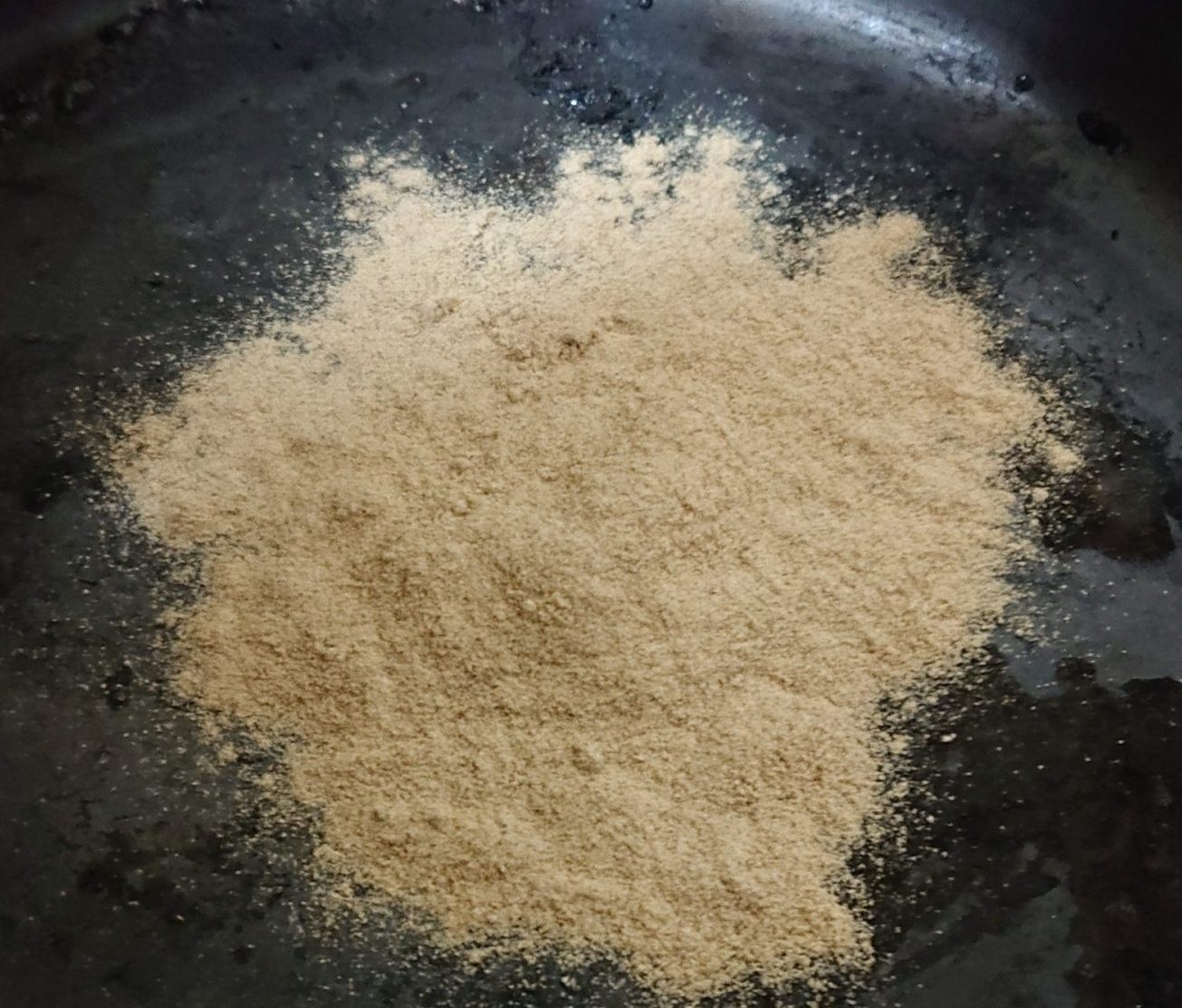 【スモークもくもく木曜日】香辛料で燻製